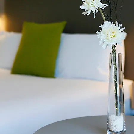 Maldron Dublin Airport 4*