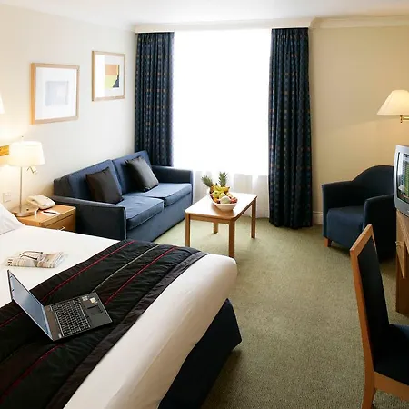 Maldron Dublin Airport 4*