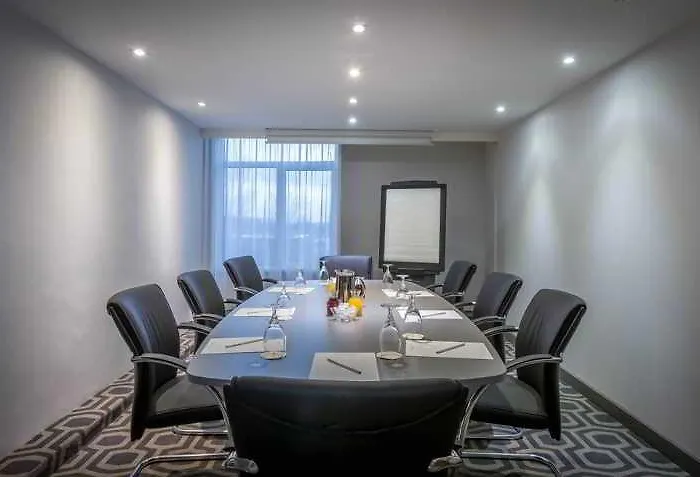 Отель Maldron Dublin Airport 4*