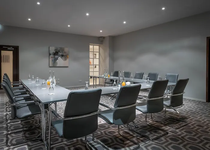 Maldron Dublin Airport Hotel 4*