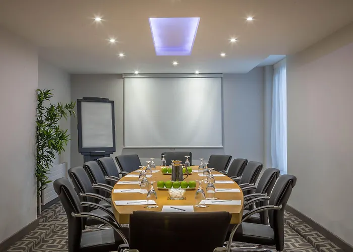 Отель Maldron Dublin Airport