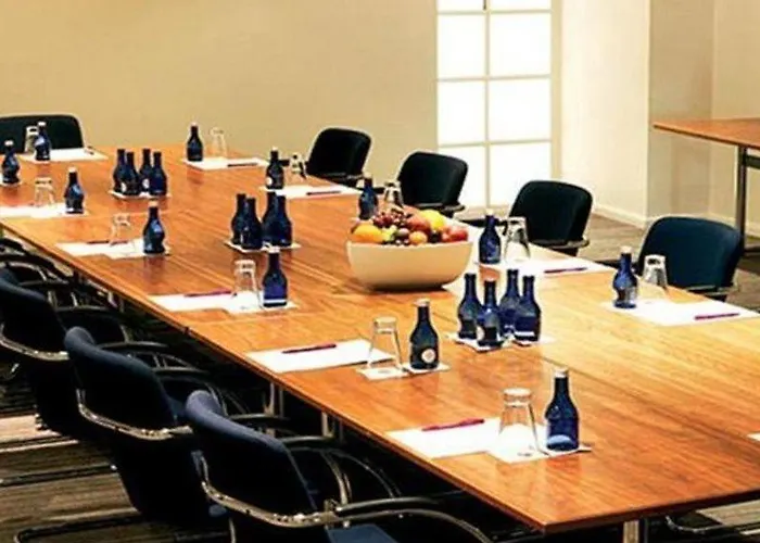 Отель Maldron Dublin Airport 4*