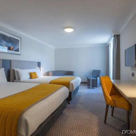Hotel Maldron Dublin Airport 4*