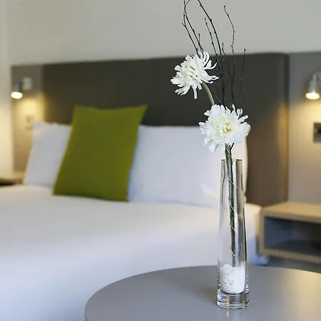 Hotel Maldron Dublin Airport 4*